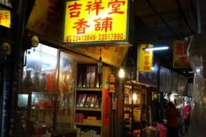 Cómo ahorrar en comida viajando: técnicas reales que funcionan imagen